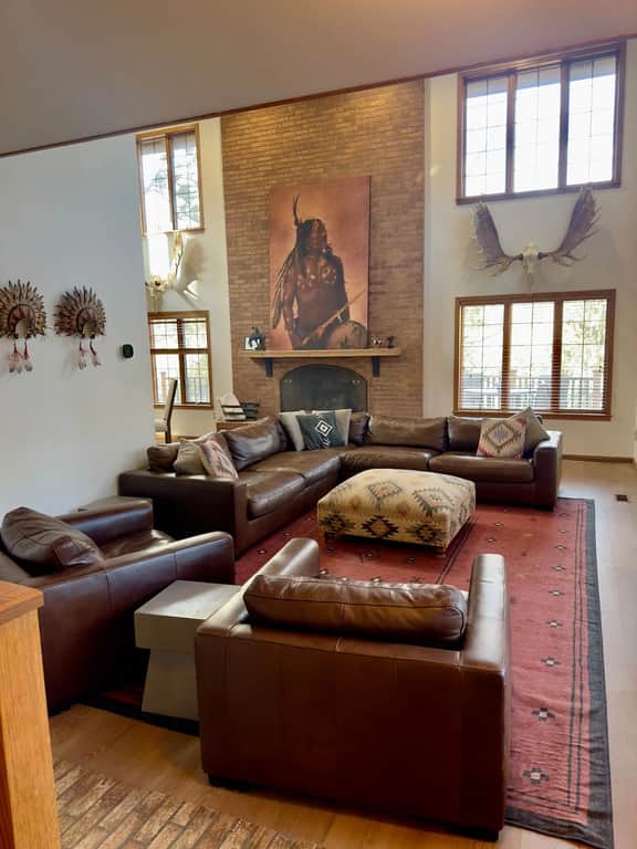 Pike's Moosa Lodge - Image 2