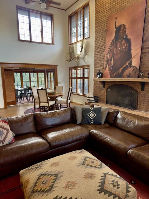 Pike's Moosa Lodge - Image 3