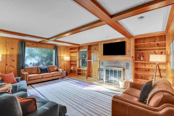 Pike's Mountain Chalet - Image 3